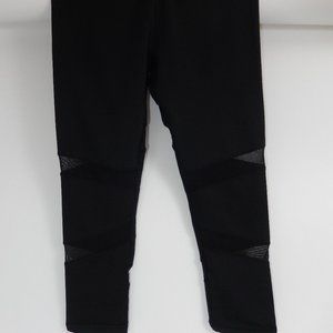 Good Karma Cropped Leggings